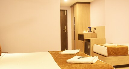 Hotel Om International Room Type - Executive Ac Family Room