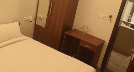 Sunstar Residency Room Type - Deluxe Room AC