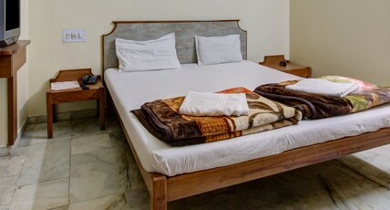 Jai Radhe Hotel Room Type - DELUXE NON AC ROOMS