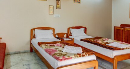 Jai Radhe Hotel Room Type - Super Deluxe Room