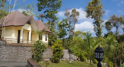 Spices Lap Resort Thekkady Room Type - Jacuzzi Villa with Balcony (AC) Spices Lap Resort Thekkady Room Type - Jacuzzi Villa with Balcony (AC)