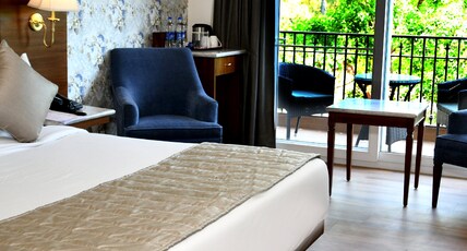 Mastiff Villa Camellia by OTHPL Room Type - Camellia Tea Garden view with Balcony