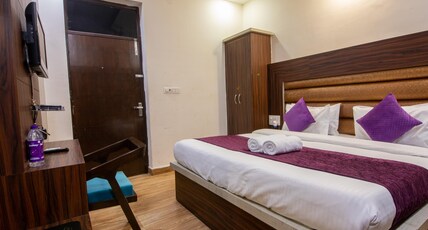Hotel Grey Castle by Perfect Stayz Room Type - Deluxe AC Room