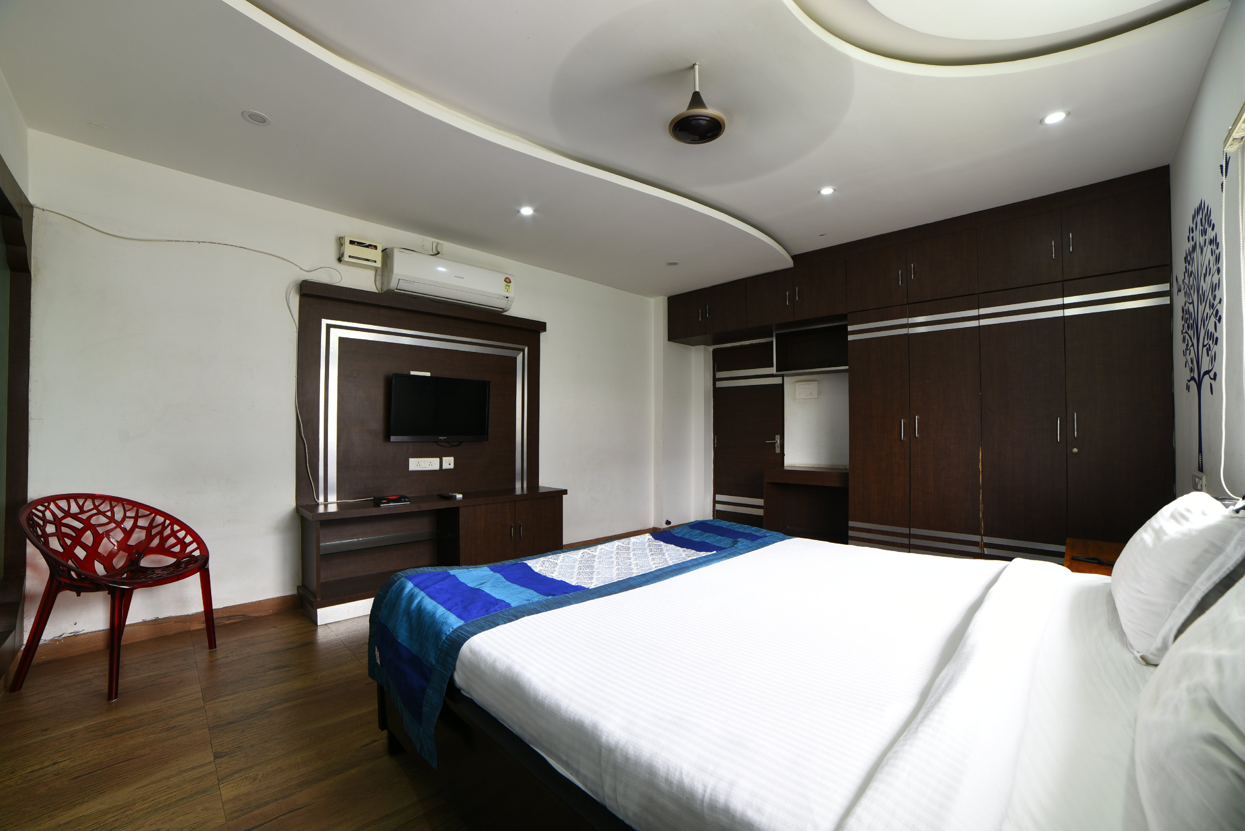REVA ROOMS - Tap to explore photos