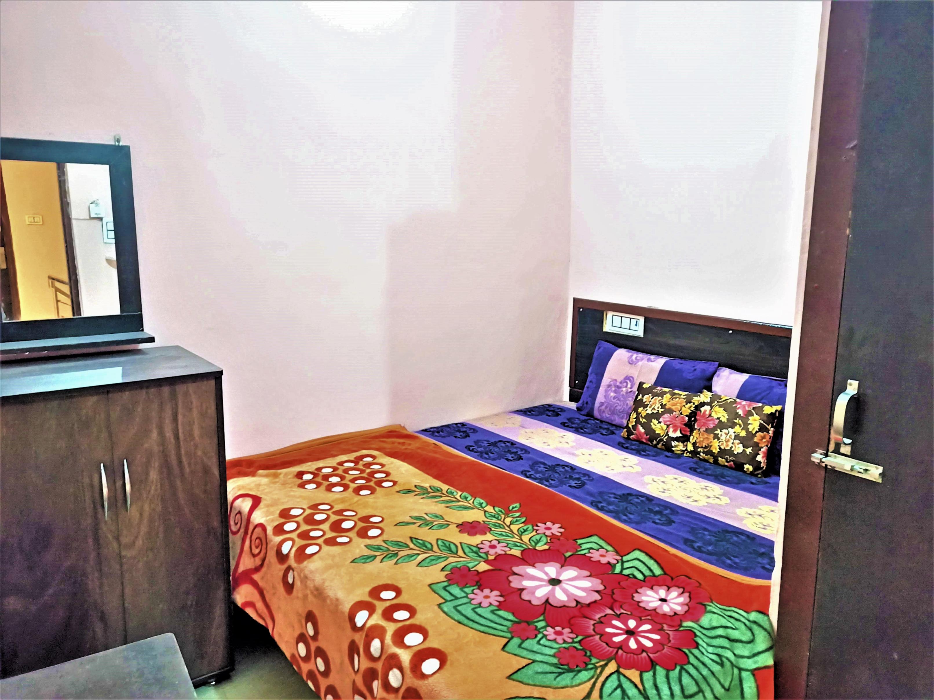 KB Homestay - Tap to explore photos