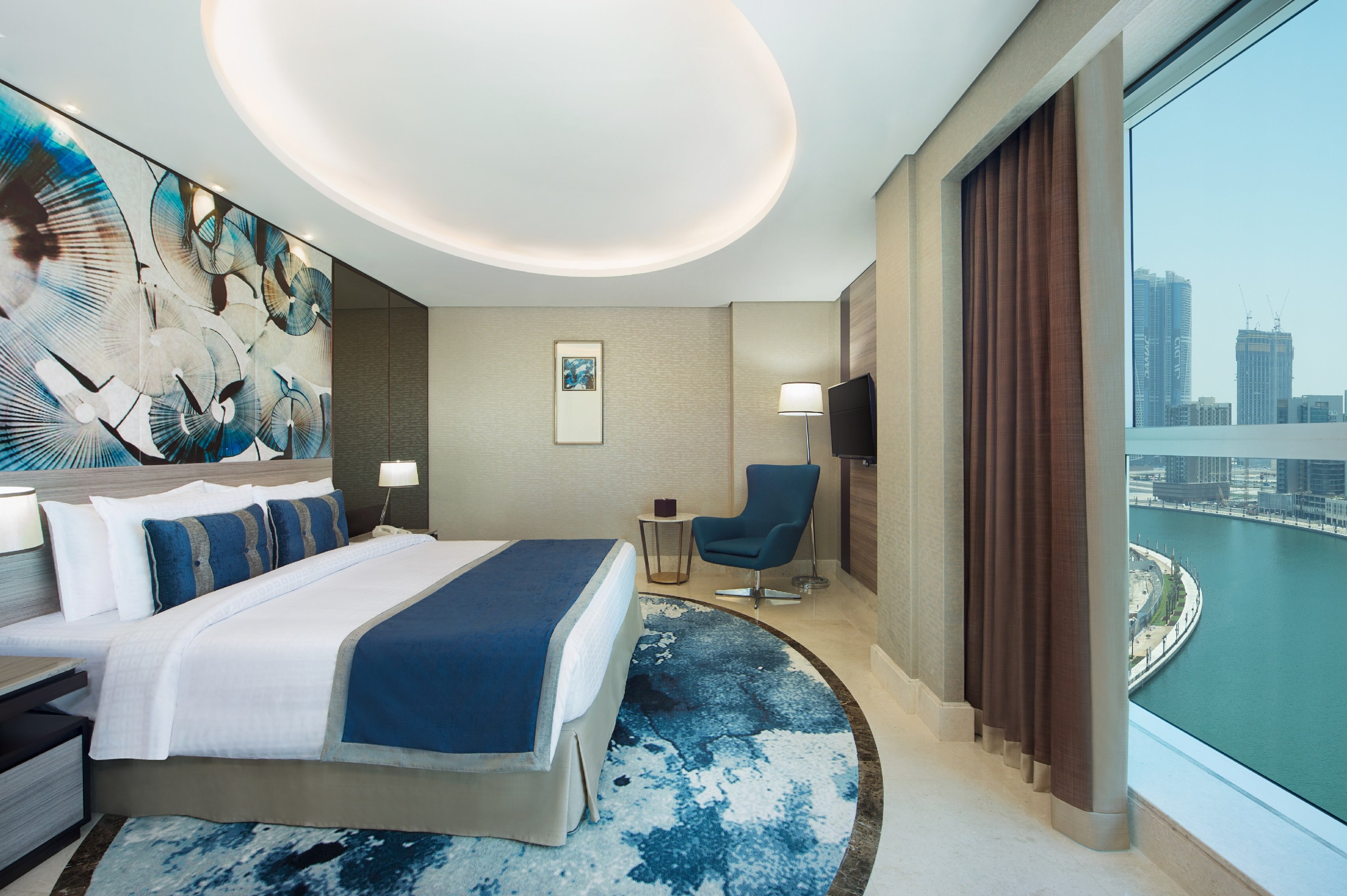 GRAND MERCURE BUSINESS BAY - Tap to explore photos