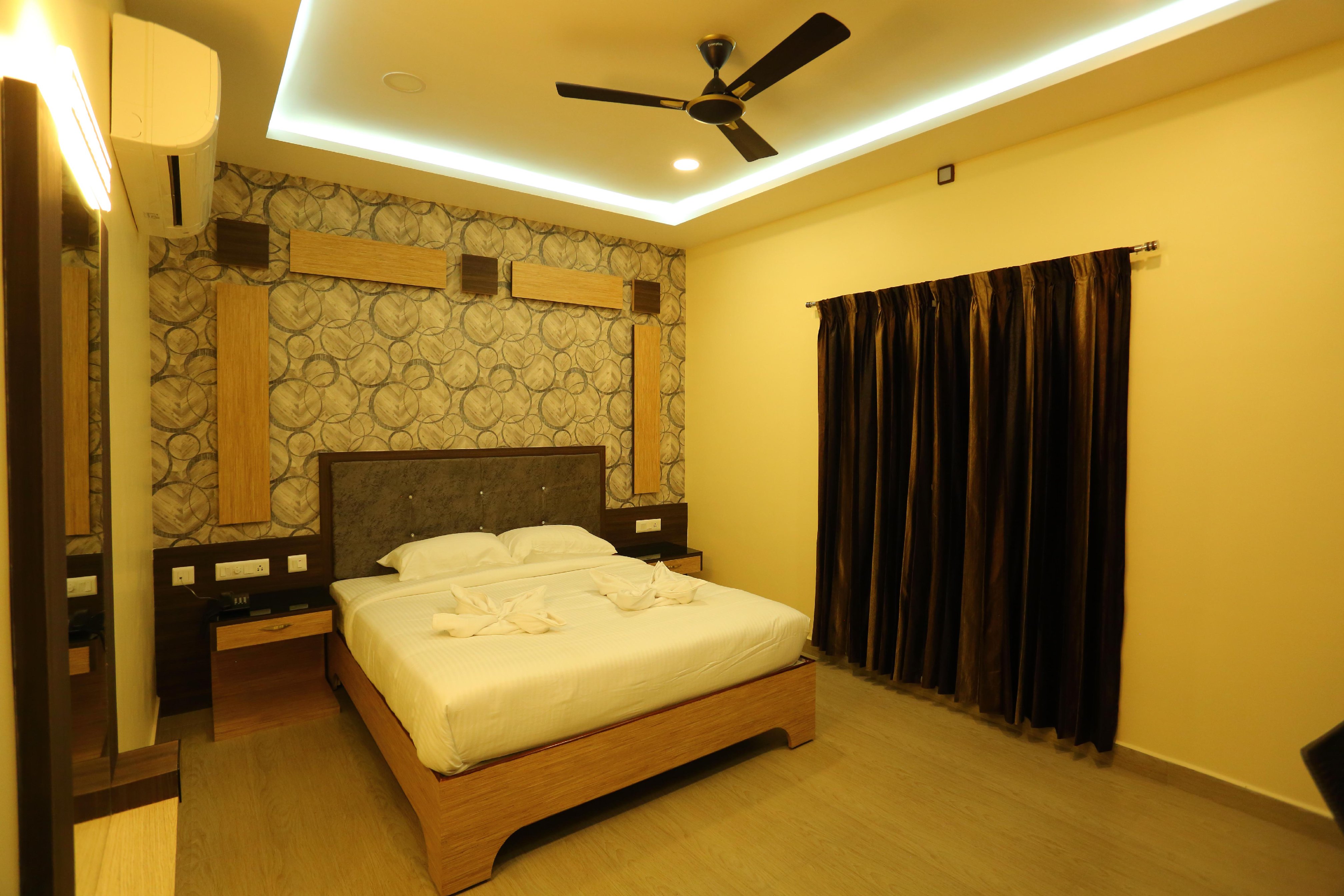 Vedha Residency Room Type - Deluxe Double room