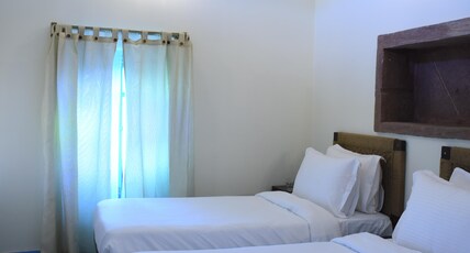 Baijoo Niwas Room Type - Deluxe Twin Room