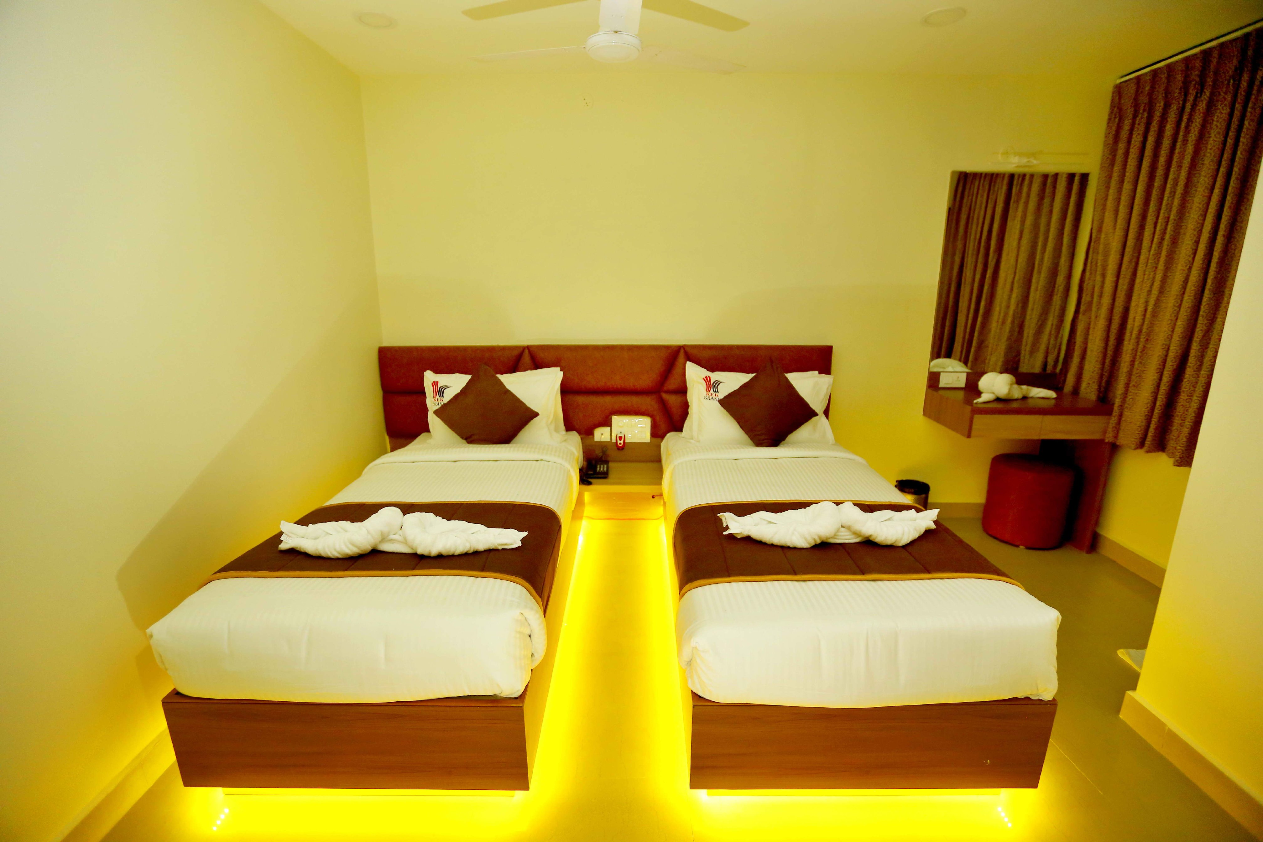 HOTEL KEK GRAND PARK(NEAR  AIRPORT) - Tap to explore photos