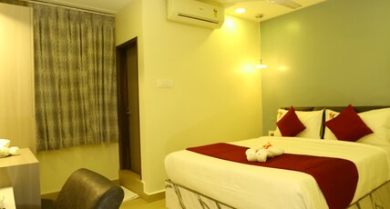 HOTEL KEK GRAND PARK(NEAR  AIRPORT) Room Type - Superior King Room