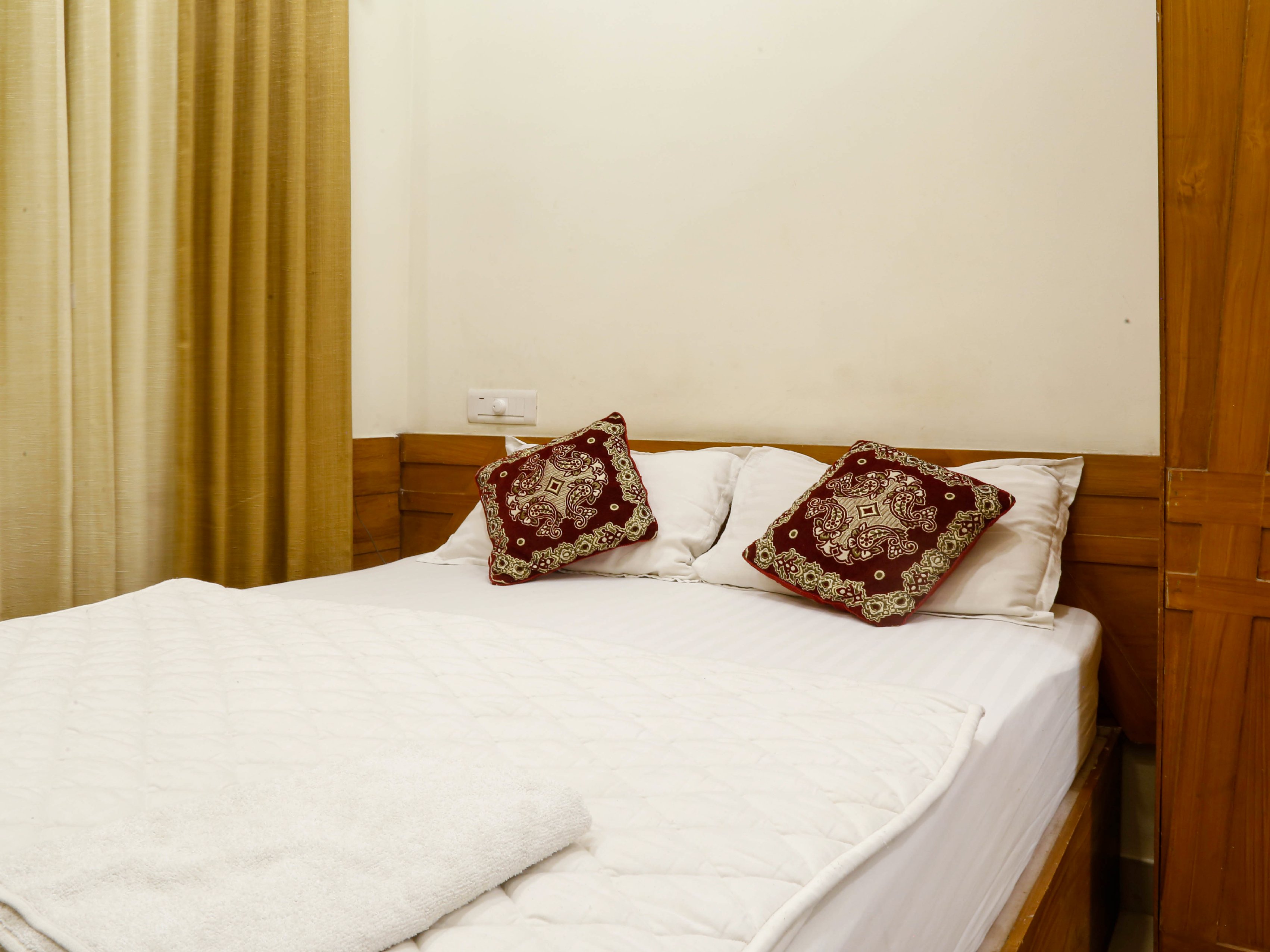 Sapphire Inn Room Type - Standard AC Room