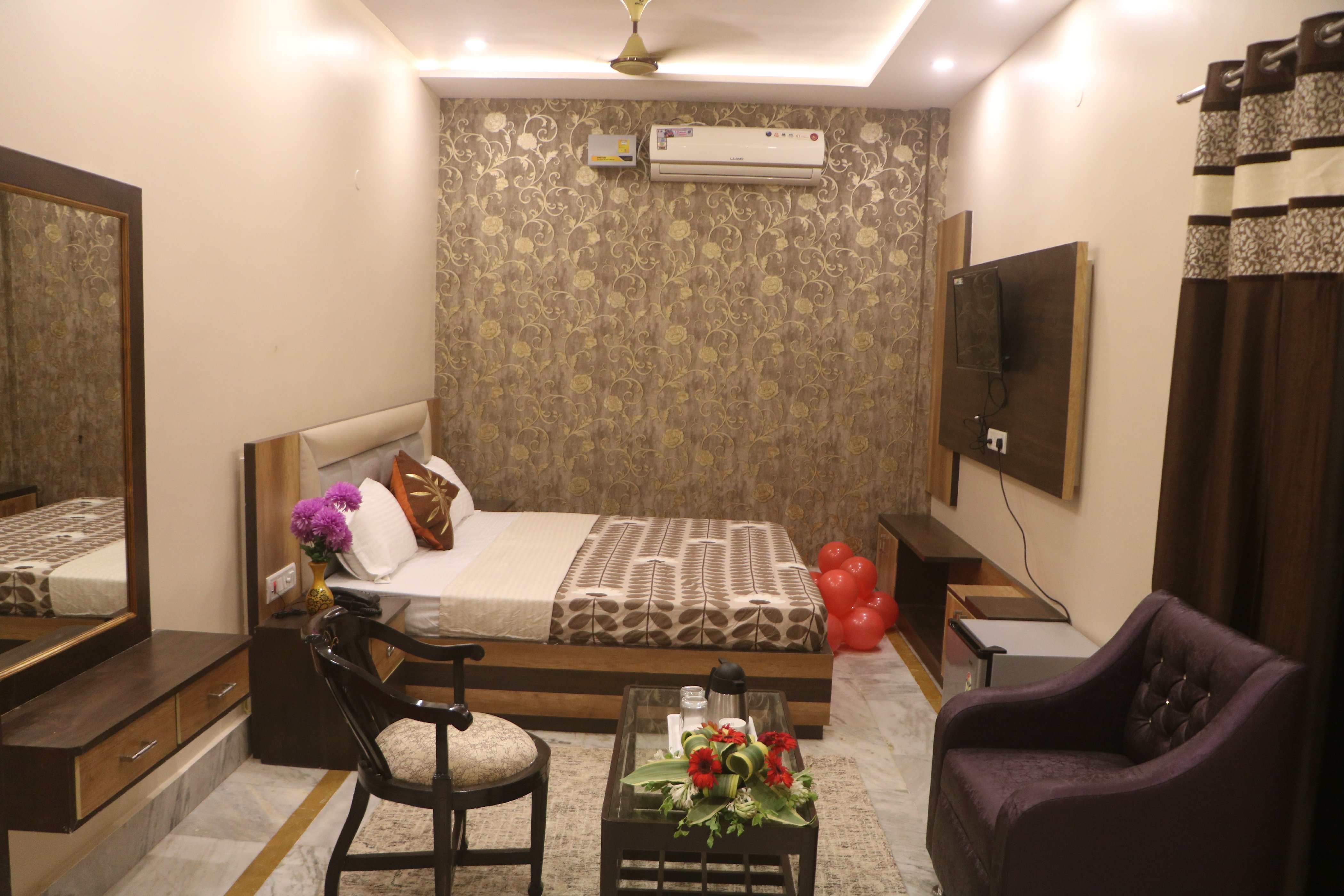 Hotel Ramayana Room Type - Double Bedroom