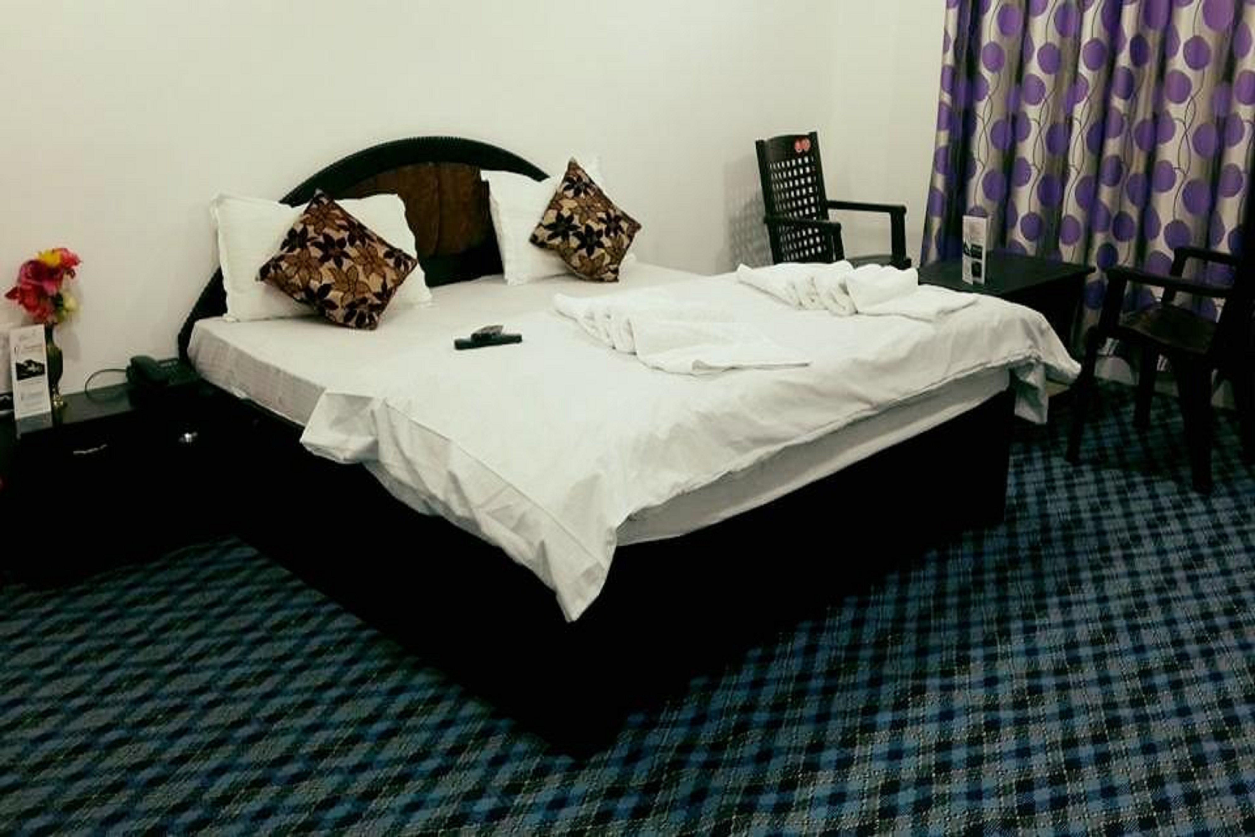 Hotel International Residency - Tap to explore photos