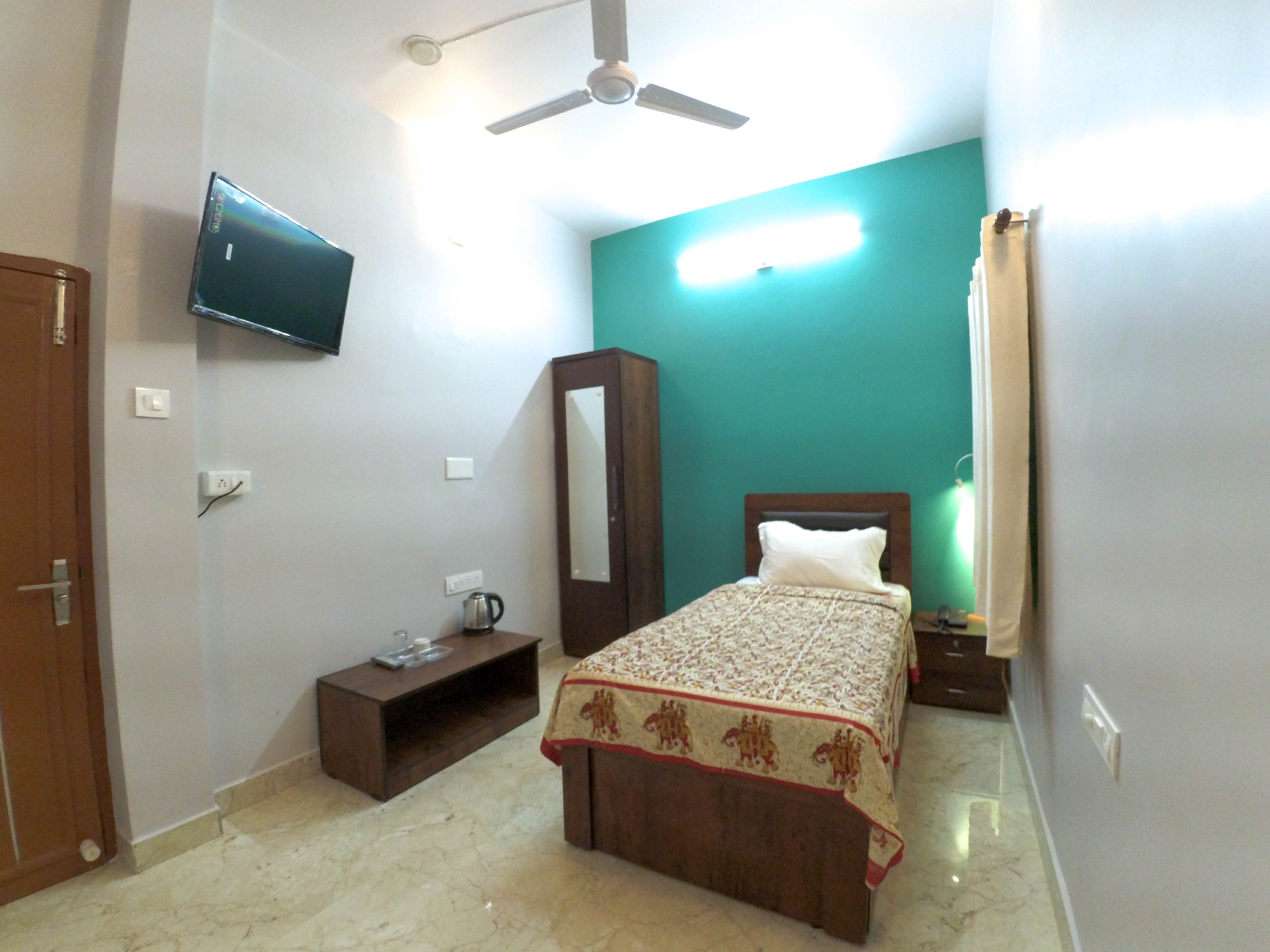 PlatterzZ Homestay - Tap to explore photos