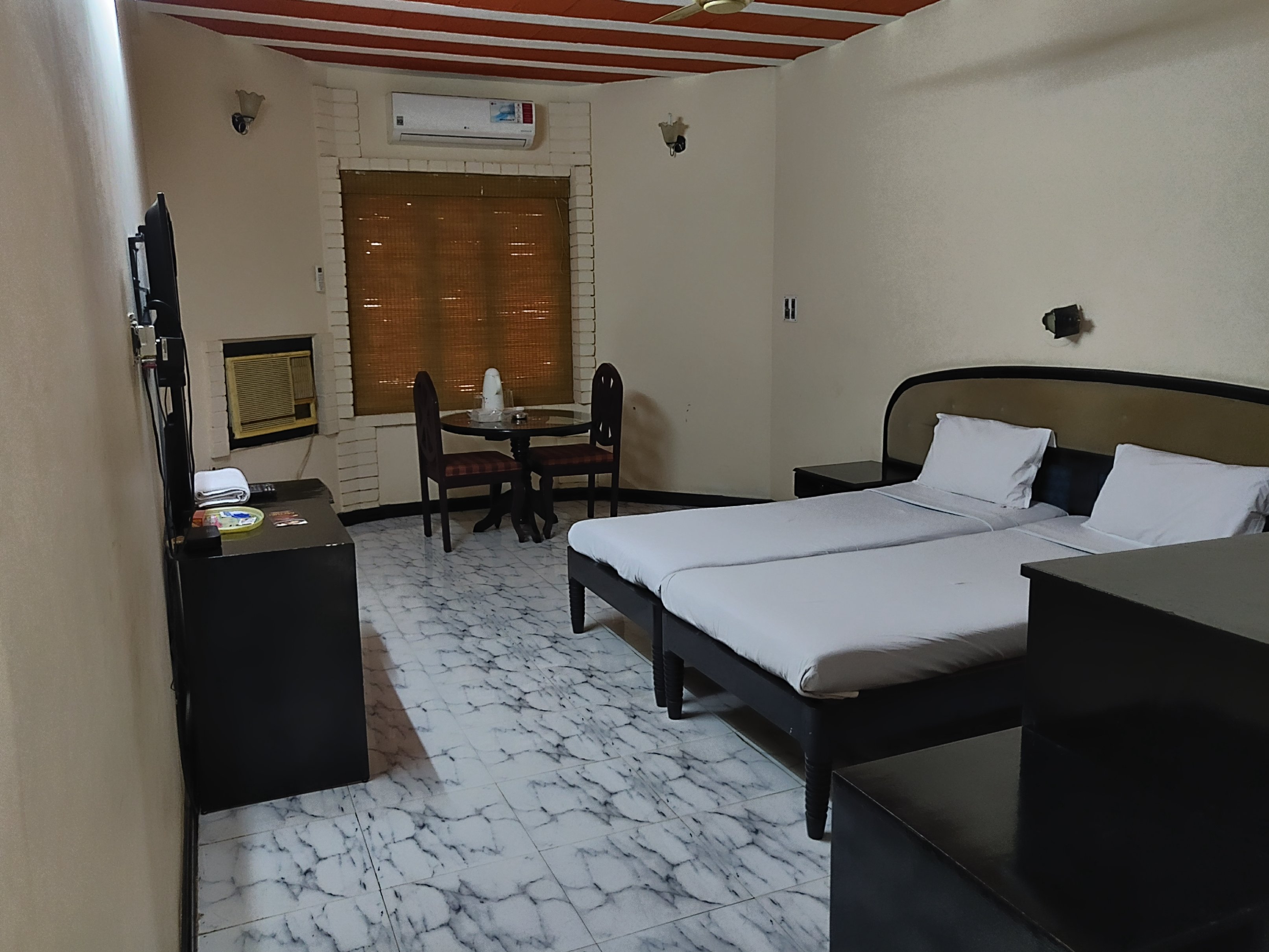 Hotel Benzy Palace  Room Type - Deluxe Room