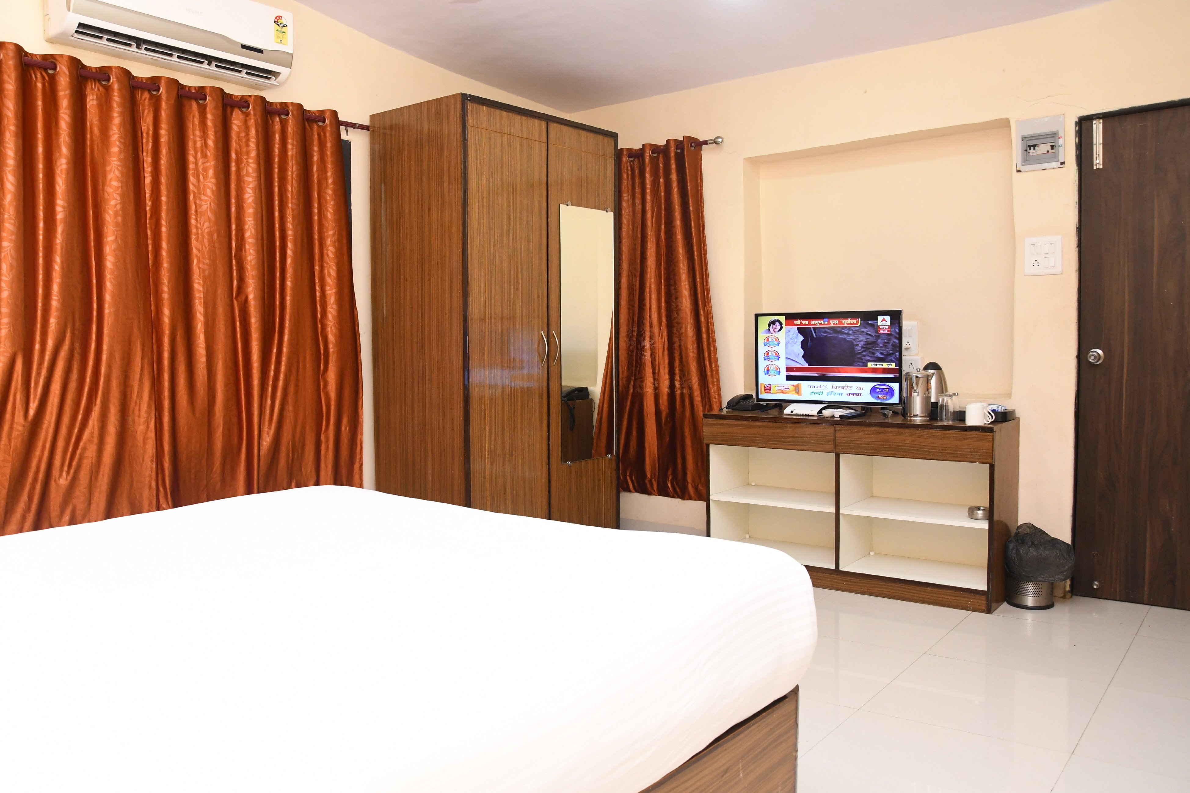 Gunwant Holidays Room Type - Deluxe Room