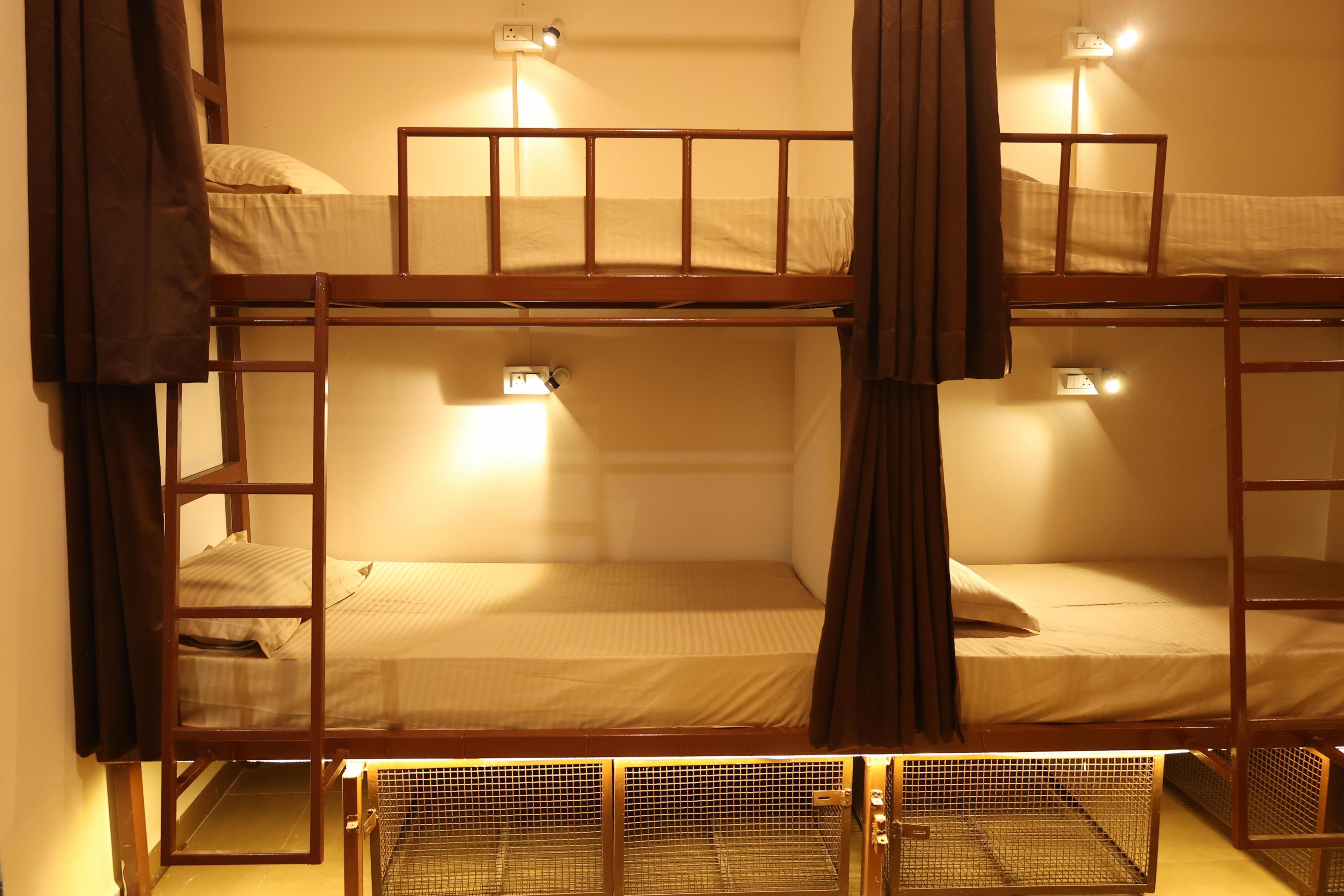 Pappi Chulo Hostel - Vagator Room Type - Mix Comfortable Premium Dorm - 2