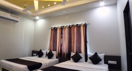 Hotel Shreedhara Room Type - 4 Bedded AC Family Room (Price is for 4 adults)