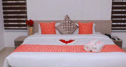 CHANDRA INN Room Type - DELUXE AC DOUBLE ROOM