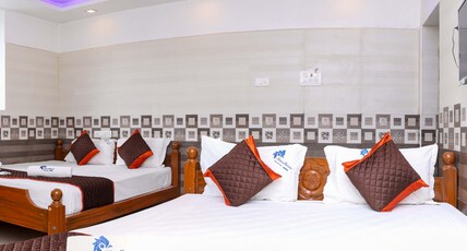 KARTHEES RESIDENCY Room Type - AC Four bed room
