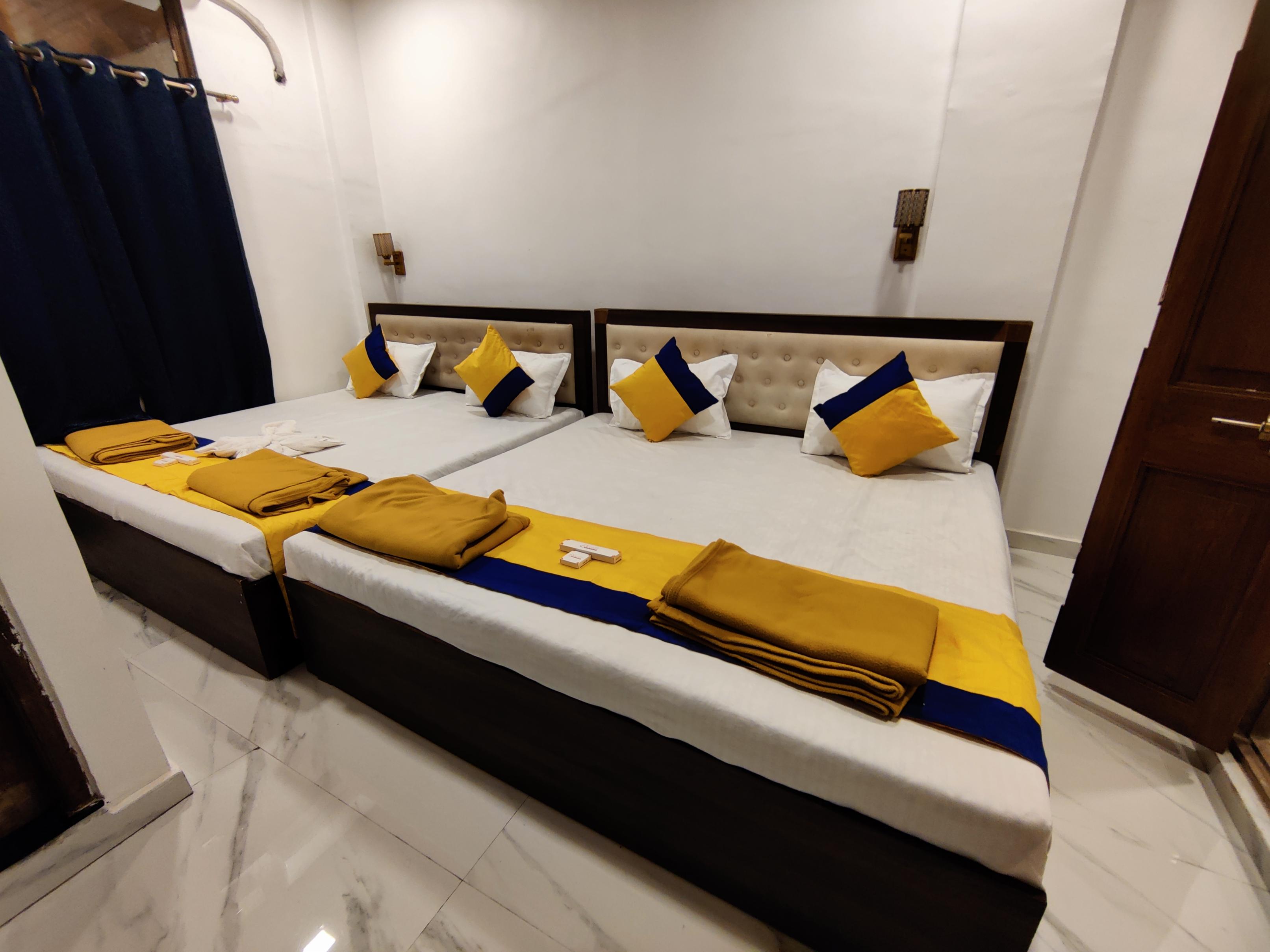 White House by Oxystays Room Type - Jasmin Studio Apartment with Bedroom