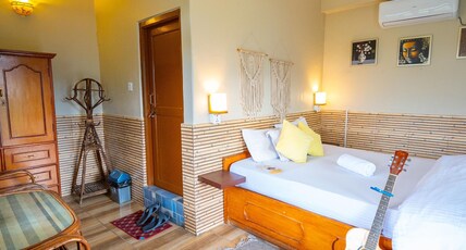 Zostel Pokhara Room Type - Premium Suite with Bathtub