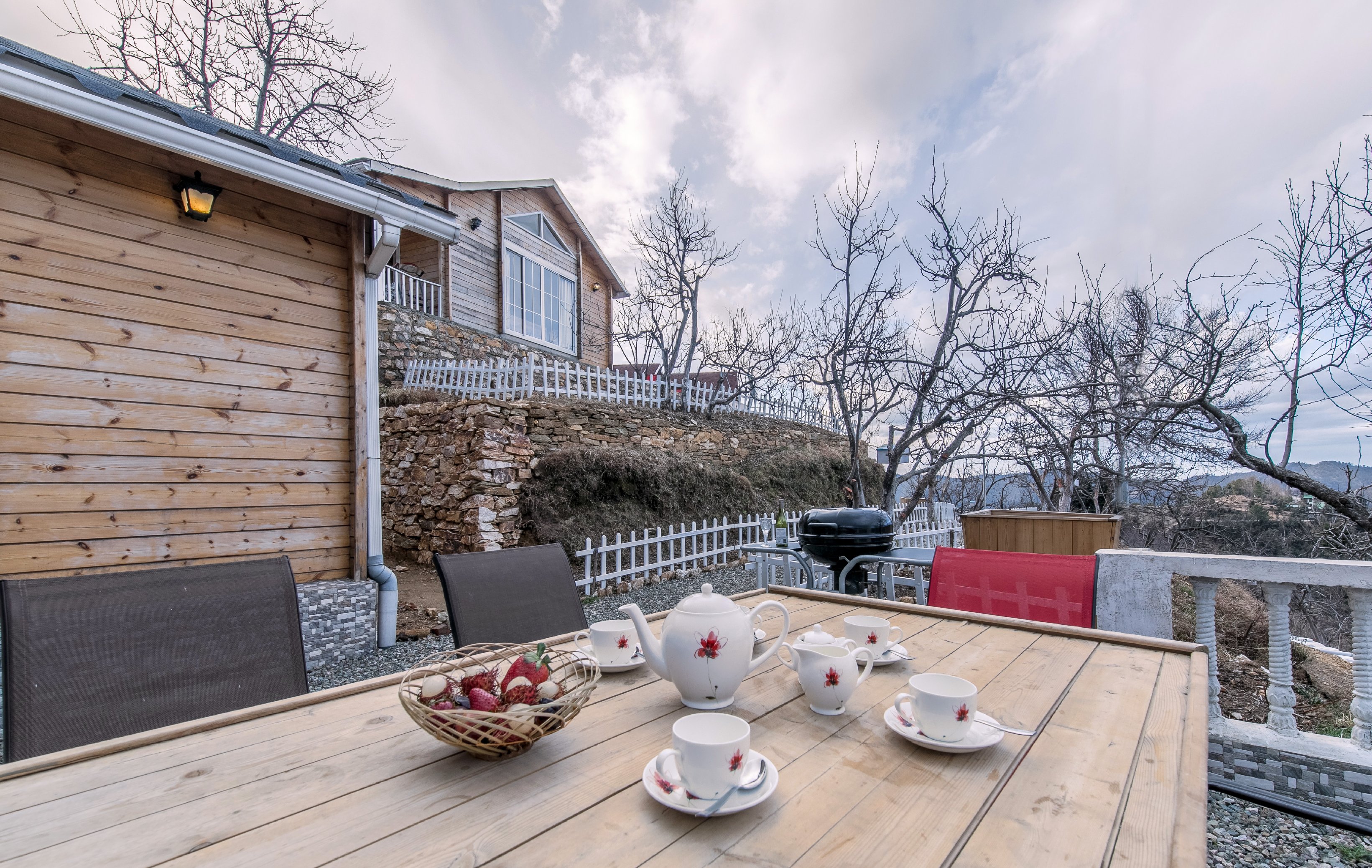 StayVista at Sara's Chalet Room Type - Two Bedroom and Attic room in Sara Chalet