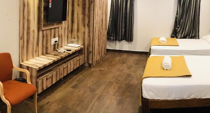 Sharada Residency Room Type - Quadruple Room with Balcony