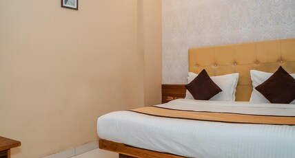 HOTEL ANNAPURNA  PALACE Room Type - DELUXE ROOM