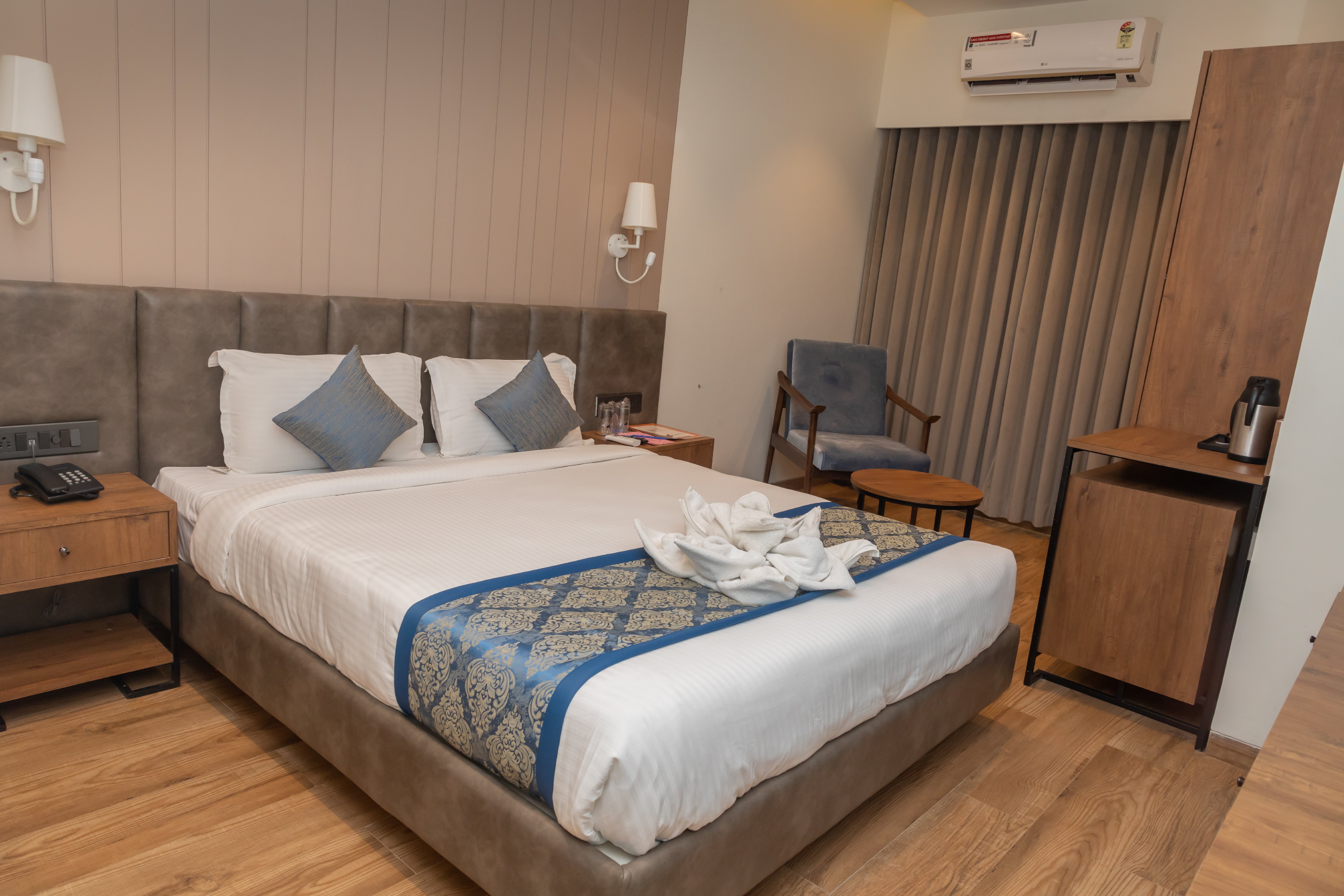 Pinnacle Grand Hotel Room Type - Executive Room
