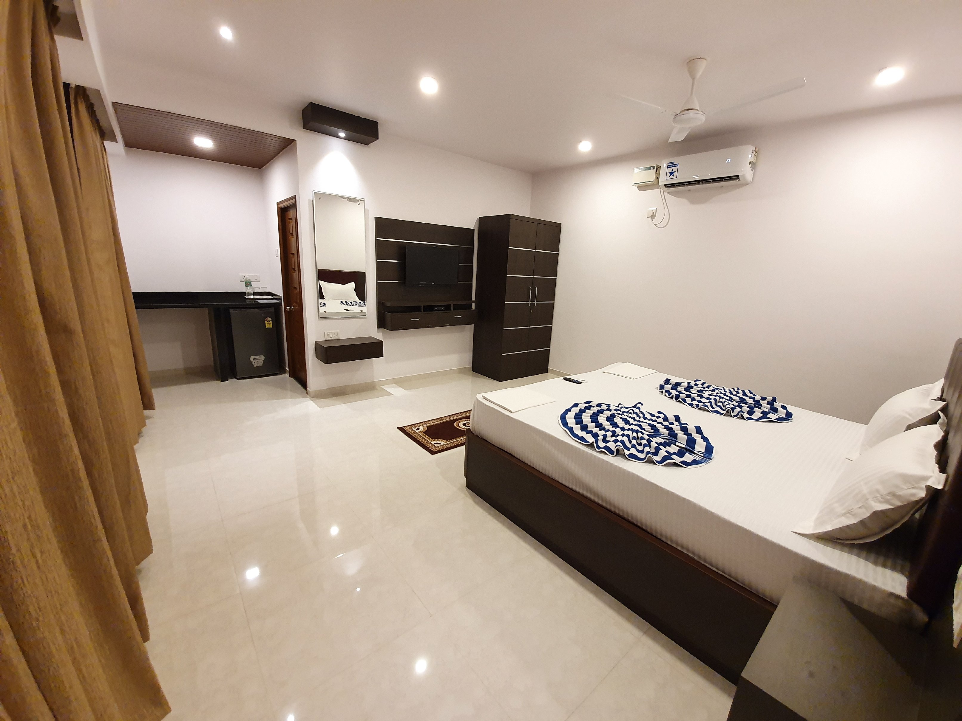 Casa de Laura - Tap to explore photos