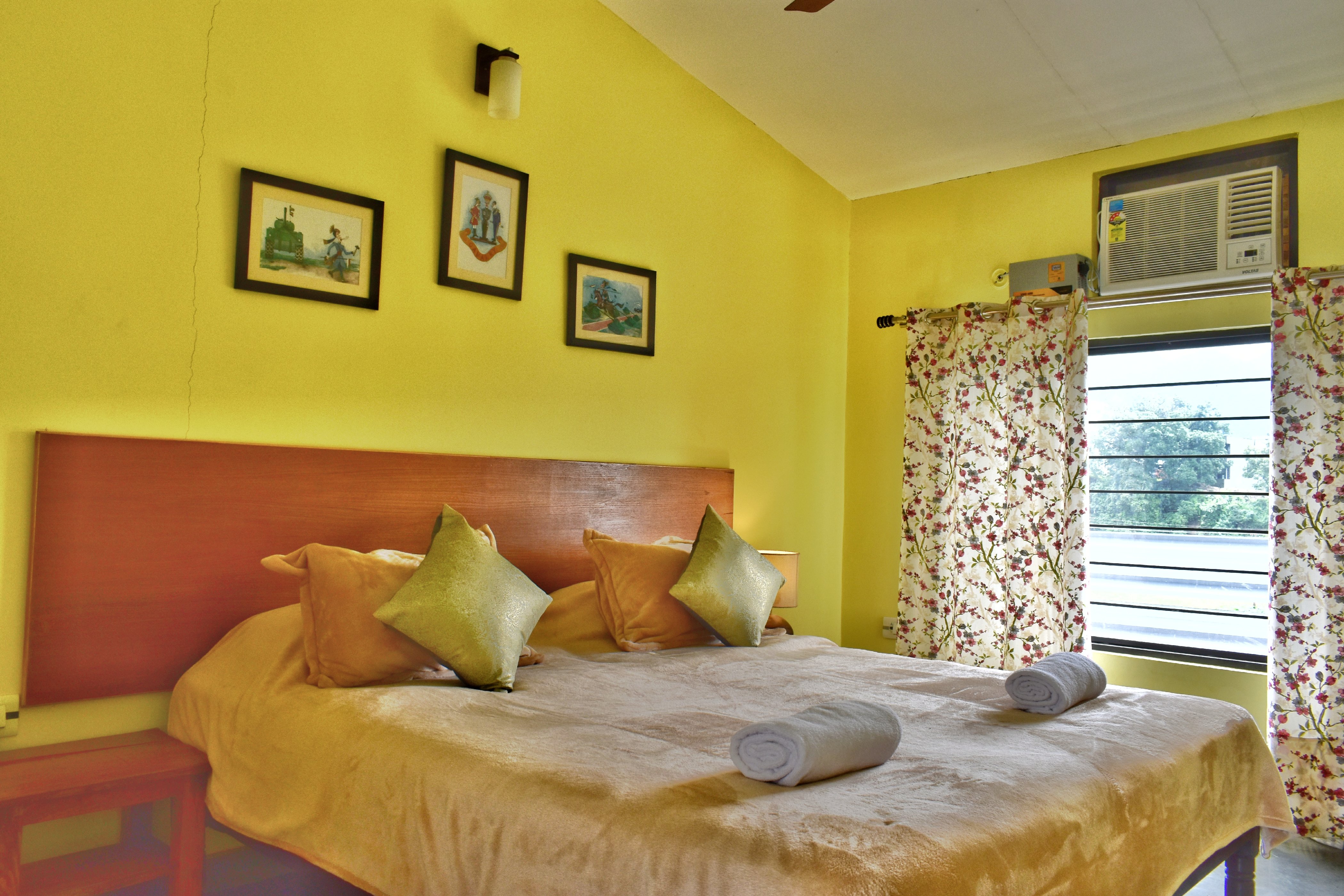 Colonel's Quarters - Tap to explore photos