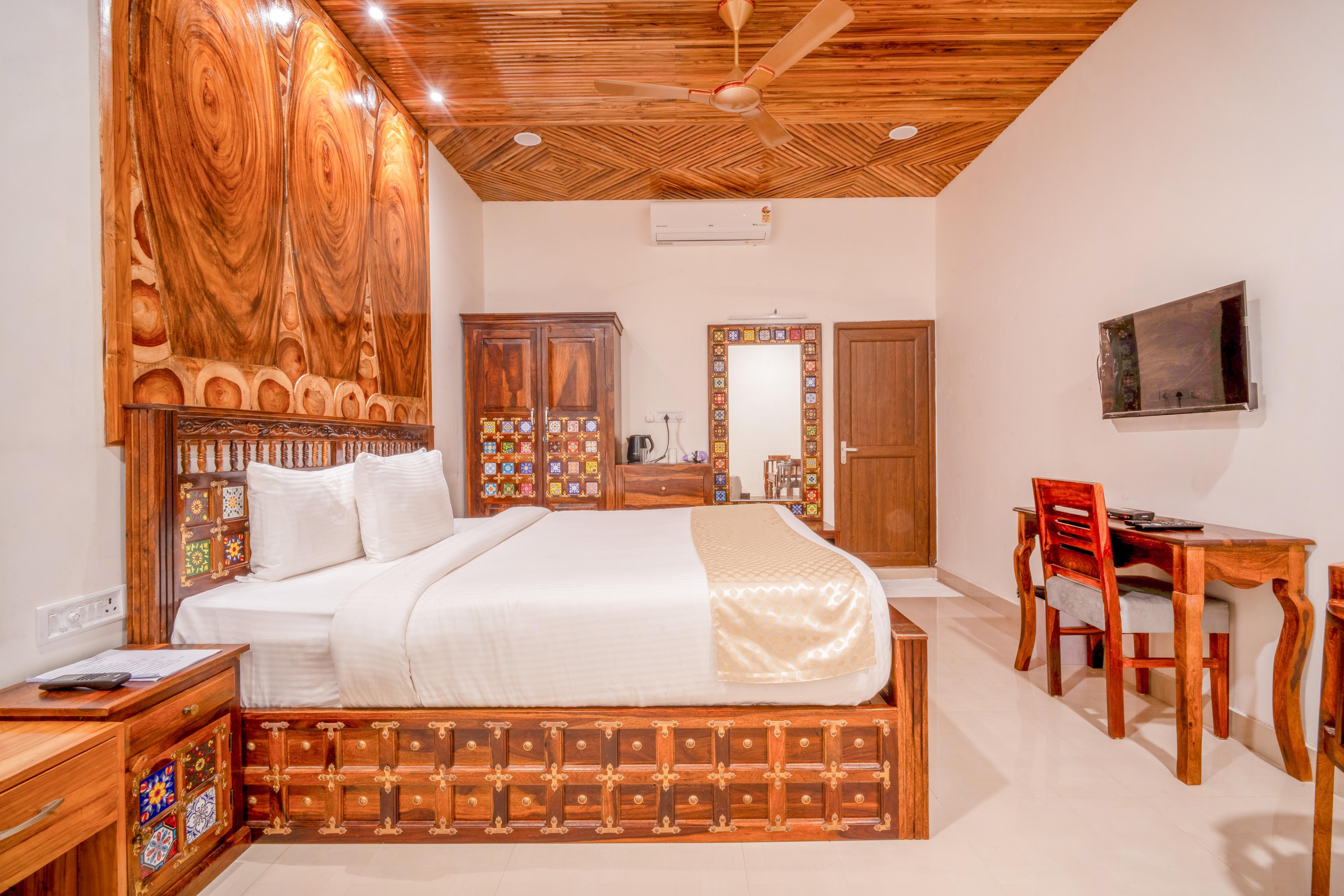 Rainforest || Cottages, Cafe & Jacuzzi Room Type - Deluxe Room with AC and Wifi
