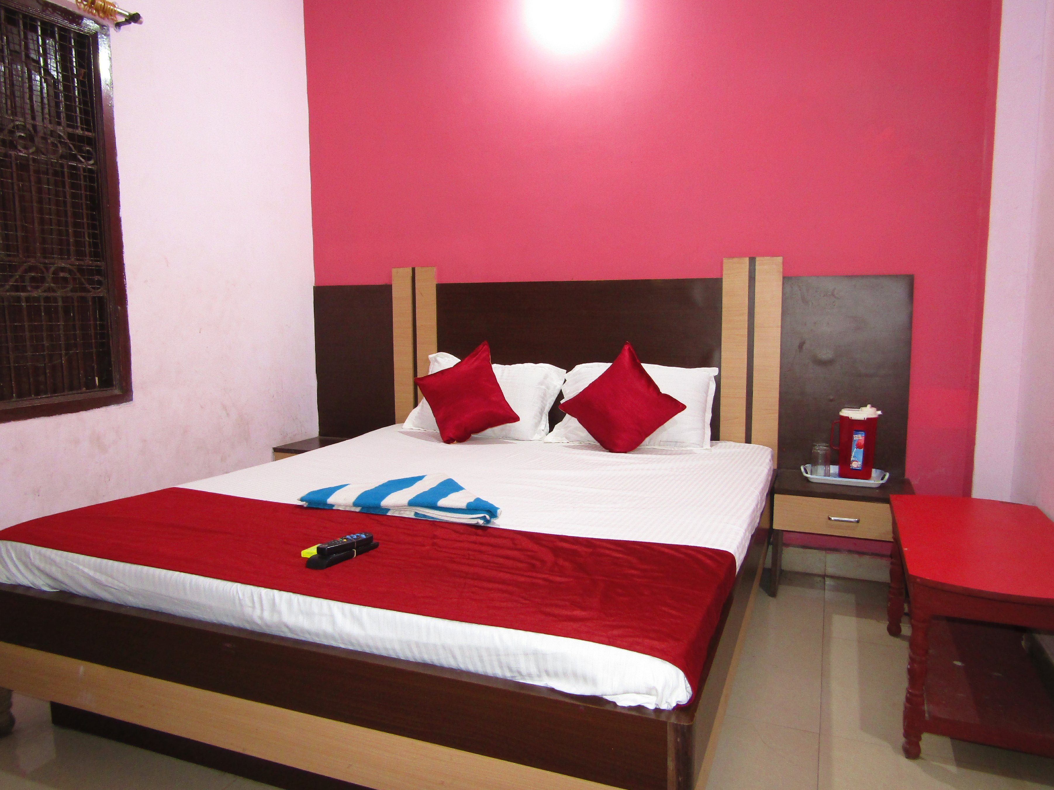 Hotel Puri Dham Room Type - Deluxe Bed Non-Ac