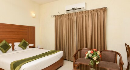 Hotel Golden Castle Room Type - Superior Double Hotel Golden Castle Room Type - Superior Double