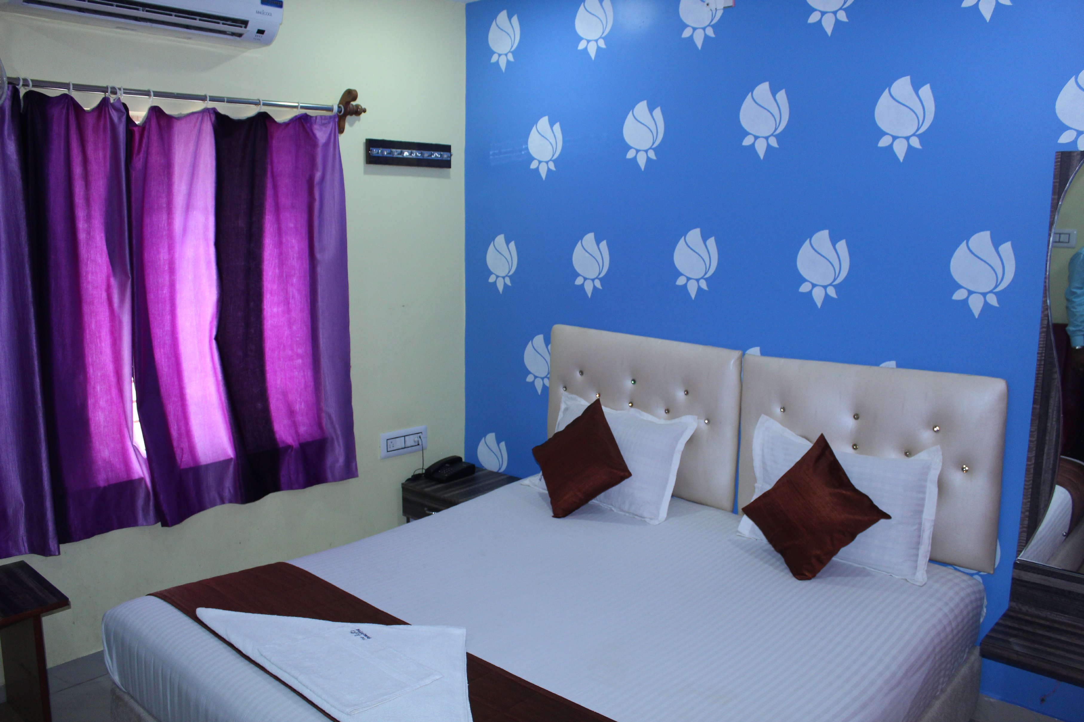 The Hotel Annapurna Room Type - DELUXE DOUBLE BED ROOMS AC
