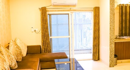 Hotel Shri Radha Nikunj Vrindavan Room Type - Family Suite (Six Persons) Hotel Shri Radha Nikunj Vrindavan Room Type - Family Suite (Six Persons)