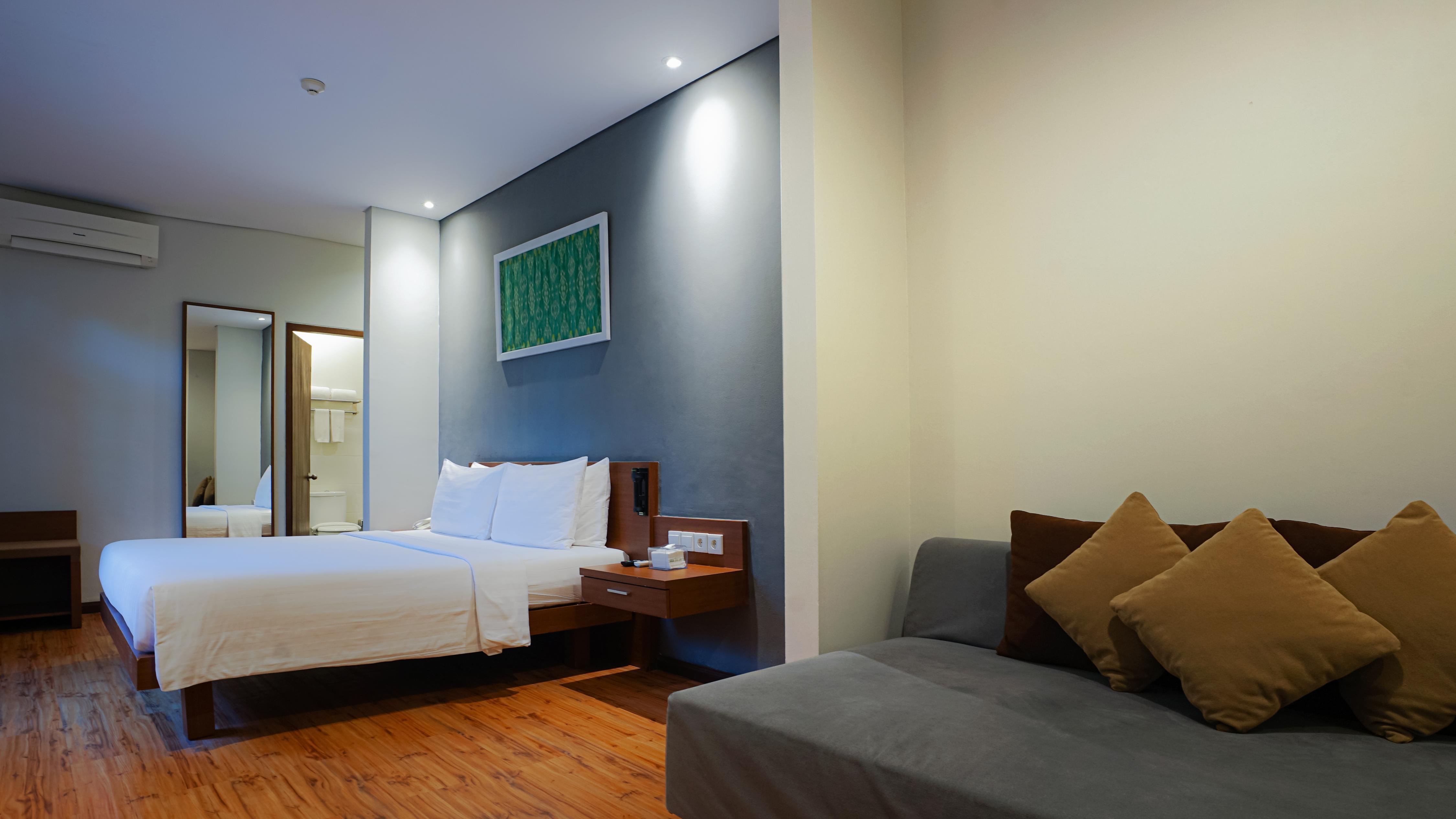 Grand Whiz Hotel Nusa Dua - Tap to explore photos