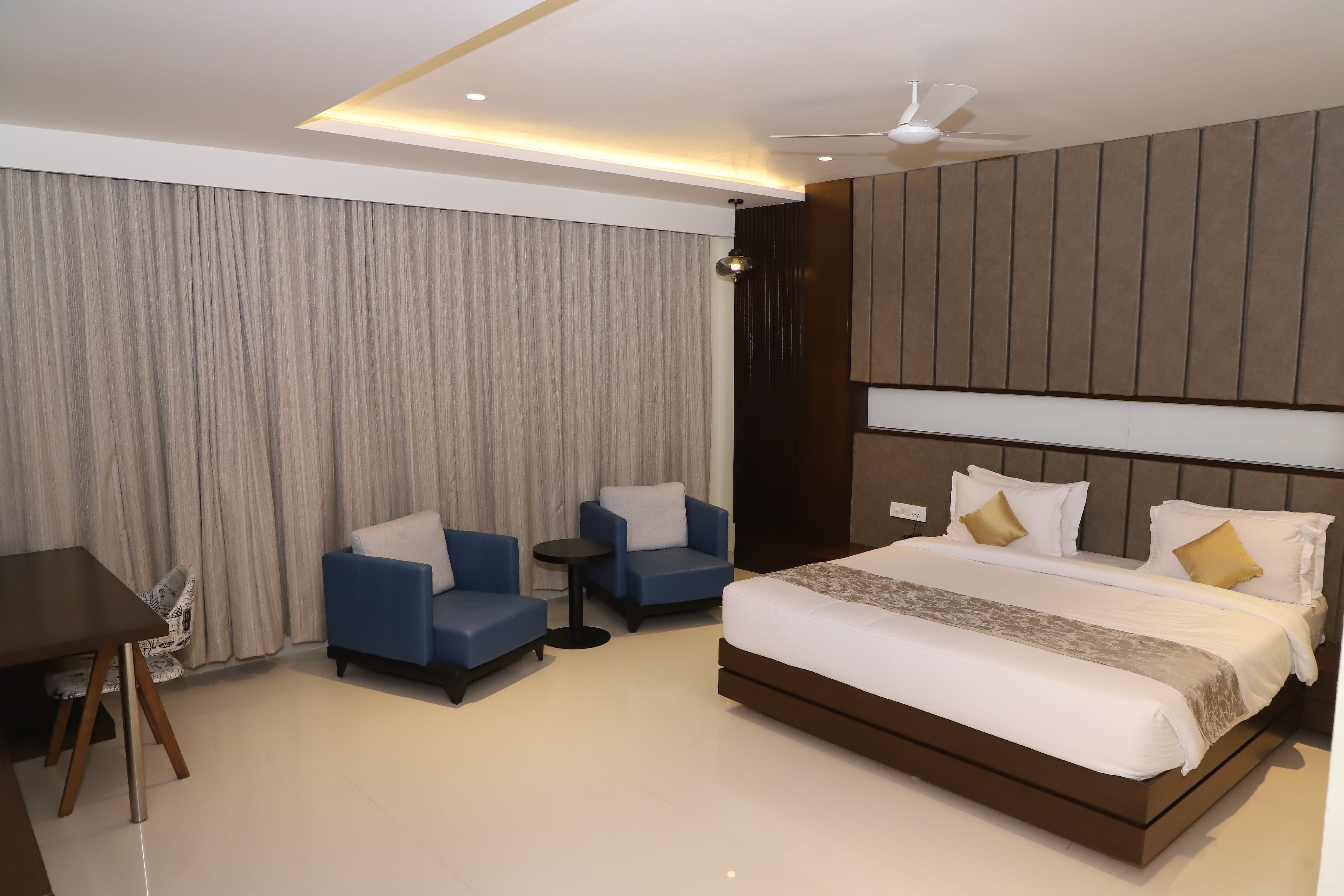 Hotel Samta Sagar Palace - Tap to explore photos