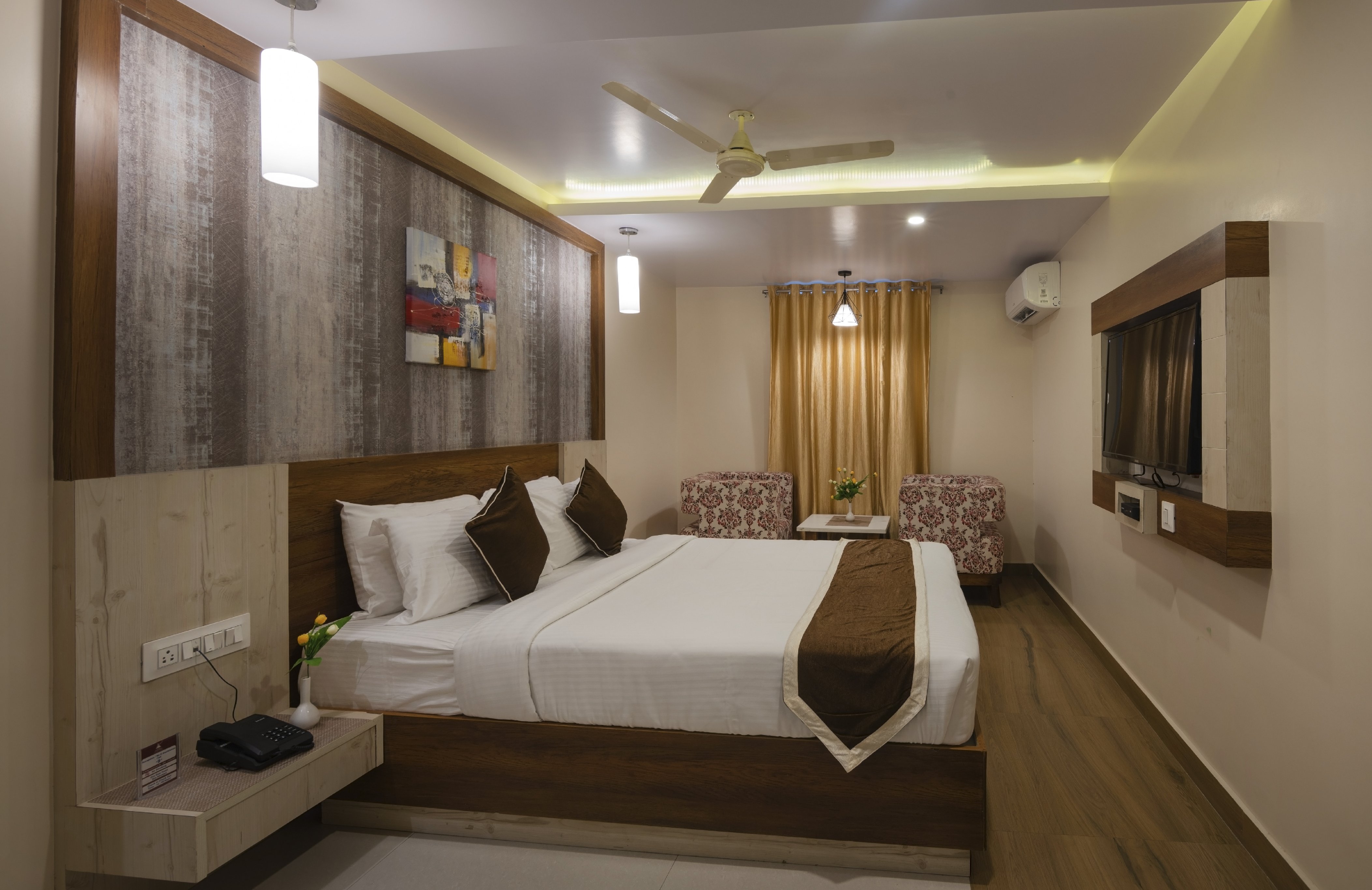 Hotel Monarch International Room Type - Premium Room