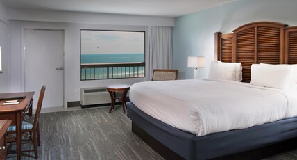 Island House Hotel Orange Beach - a DoubleTree by Hilton Room Type - 1 KING DELUXE GULF FRONT
