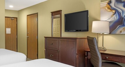 Best Western Plus Grand-Sault Hotel & Suites Room Type - 2 Queen Beds, Non-Smoking, Executive Room, Work Desk, Microwave And Refrigerator, Wi-Fi