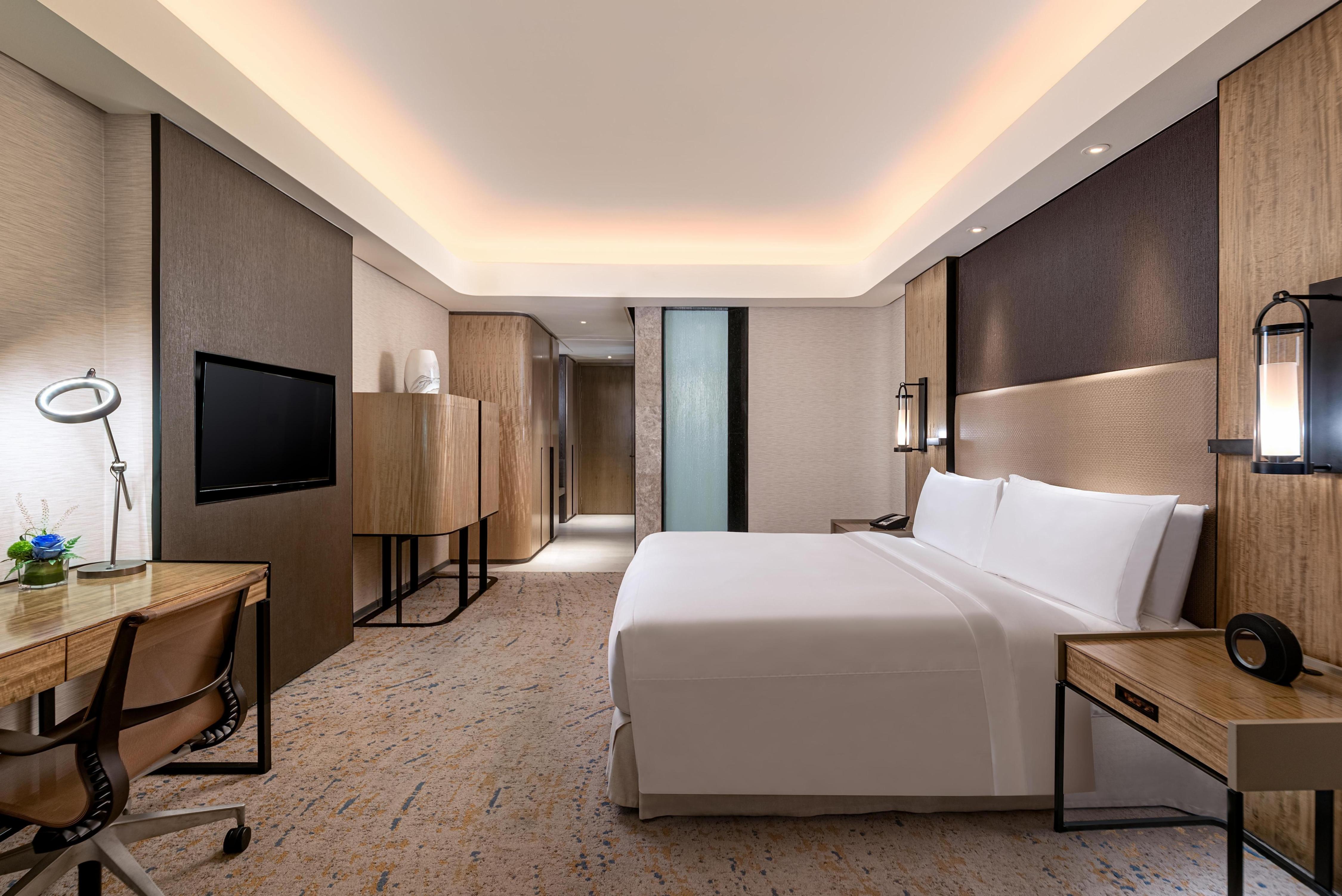 Conrad Manila Room Type - POOL VIEW KING DELUXE ROOM