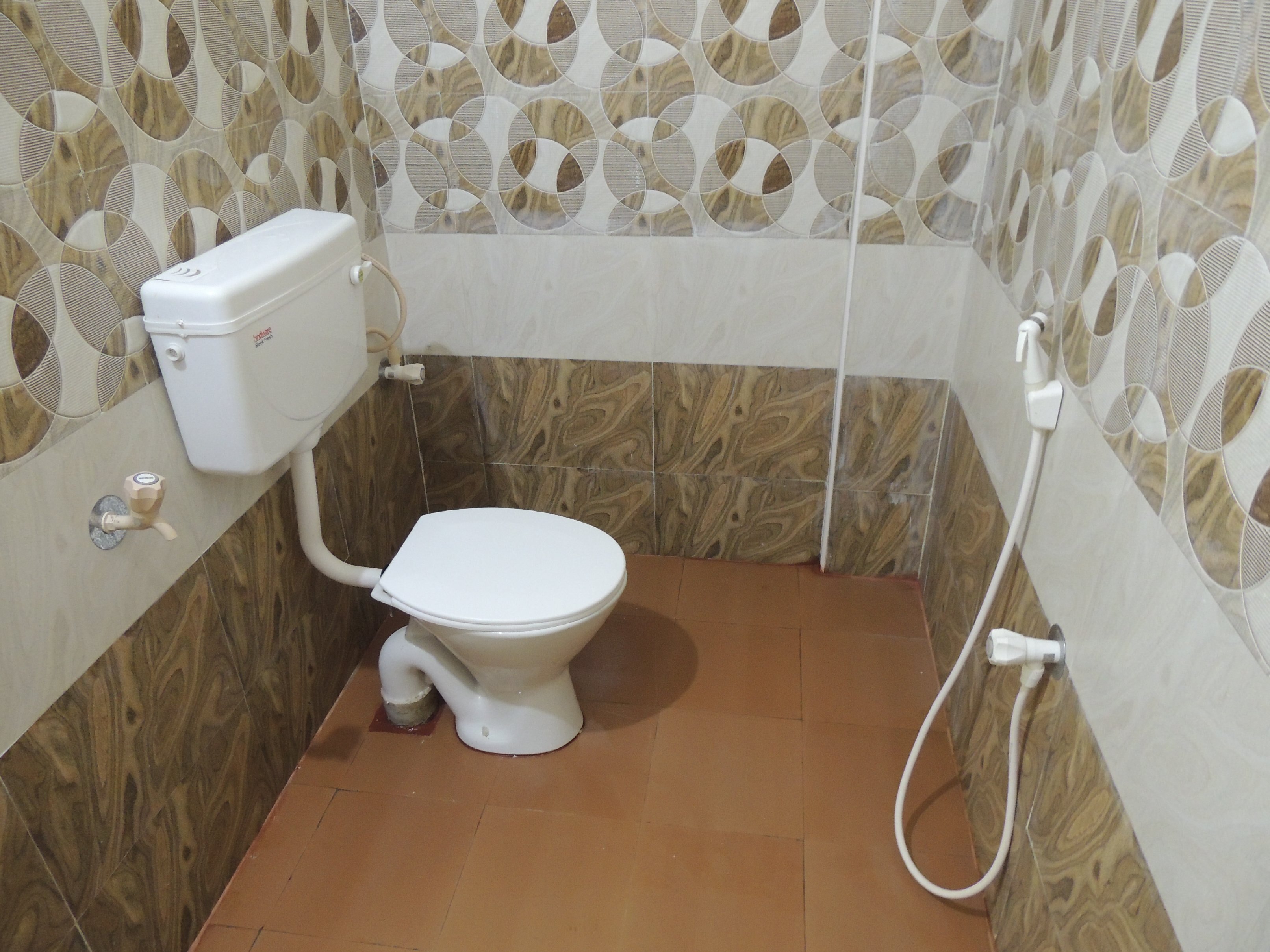 Hotel Saraswathy Bhavanam - Tap to explore photos