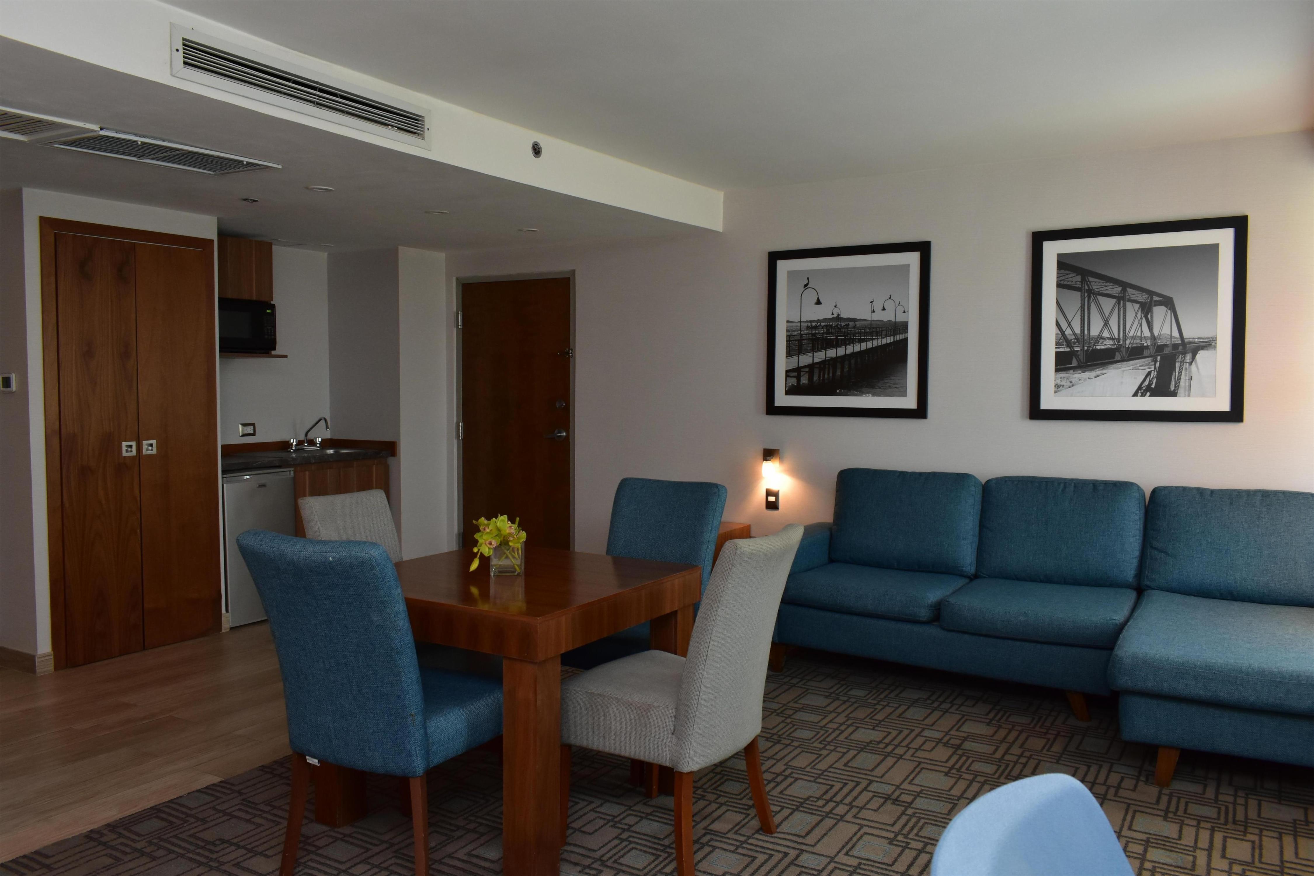 Hampton Inn by Hilton Hermosillo, Mexico Room Type - 1 KNG SUITE W KITCHEN NS