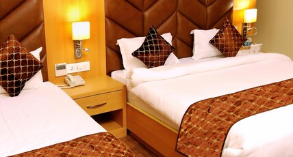 Hotel Landmark Near Golden Temple Room Type - Premium Triple Room