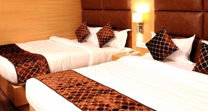 Hotel Landmark Near Golden Temple Room Type - Family Room No View