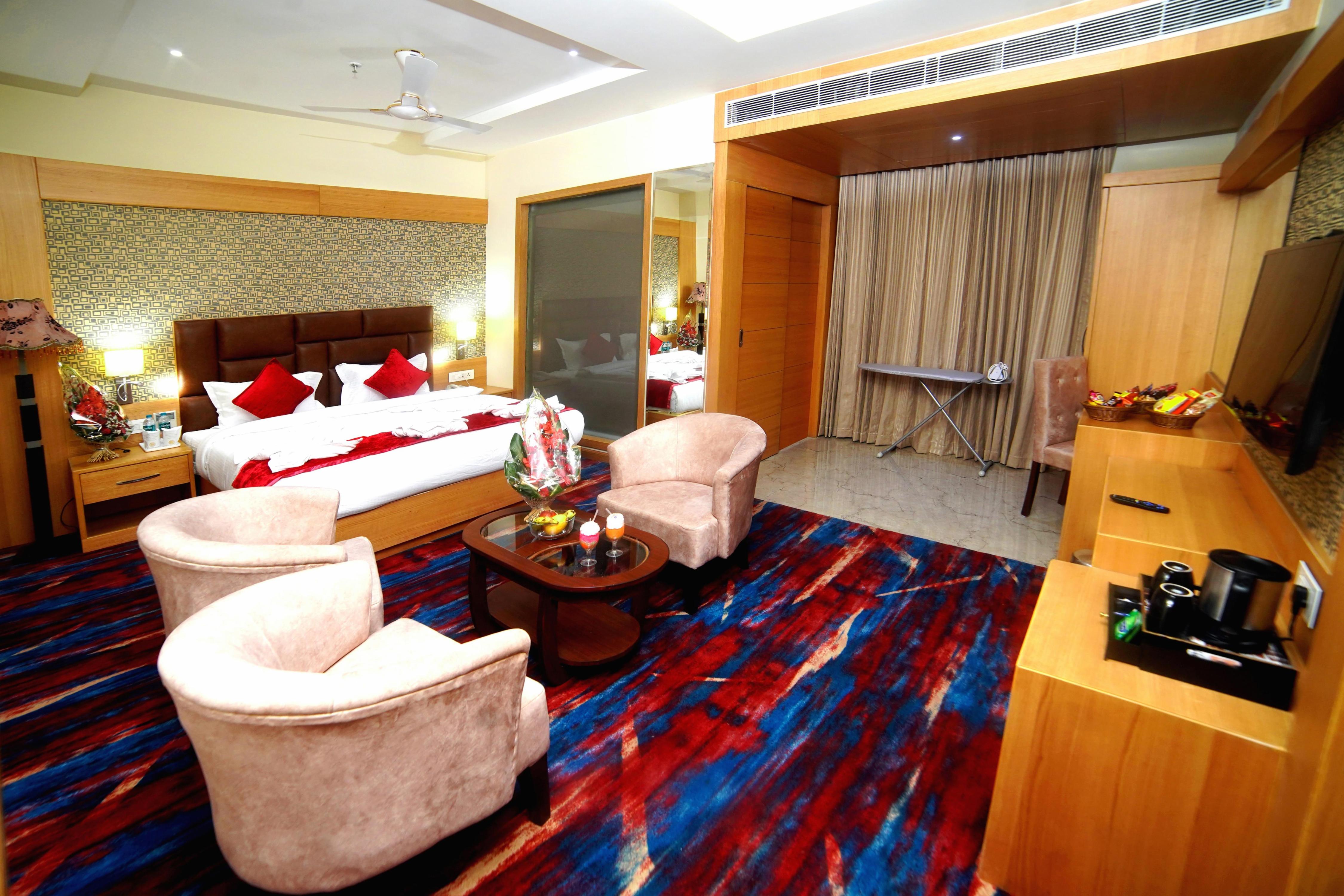 Hotel Landmark Near Golden Temple - Tap to explore photos