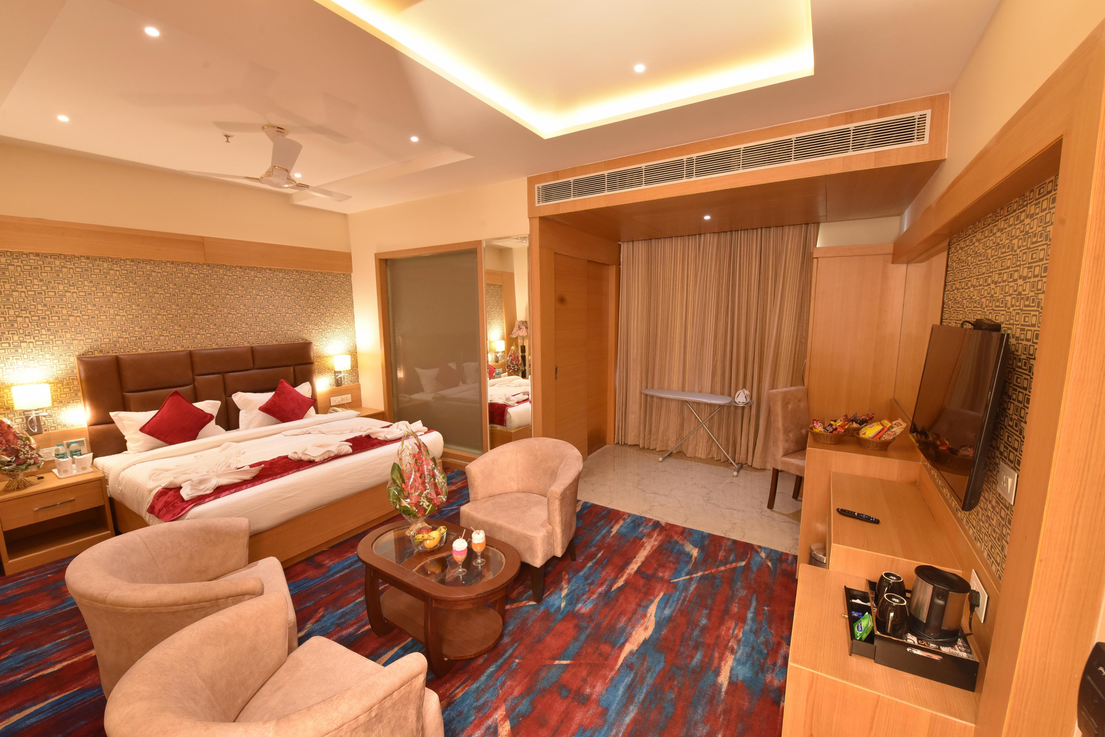 Hotel Landmark Near Golden Temple - Tap to explore photos