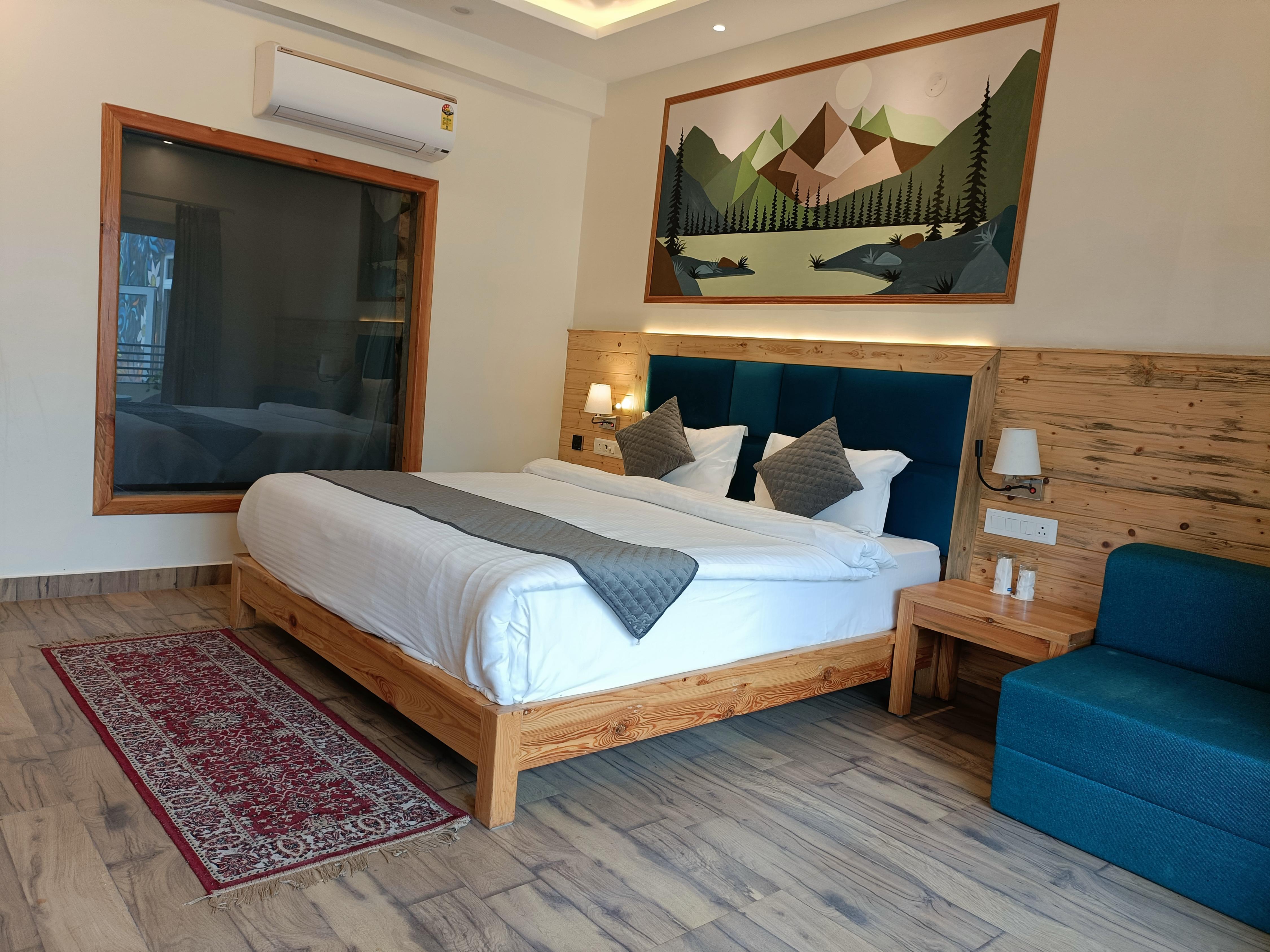 Heryk Hillview Hotel - Tap to explore photos